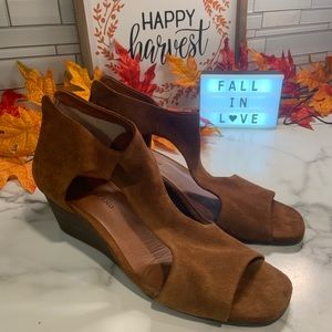 Suede open toe lucky brand wedge
